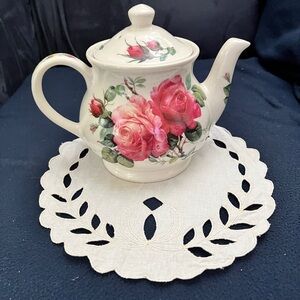 Windsor White Ceramic Teapot